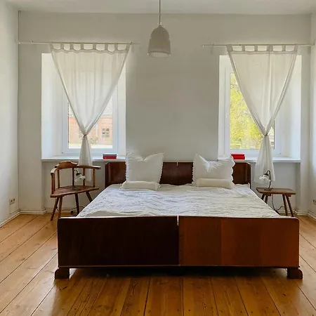 Historic Manor House In Stettiner Haff Nature Park Prázdninový dům *